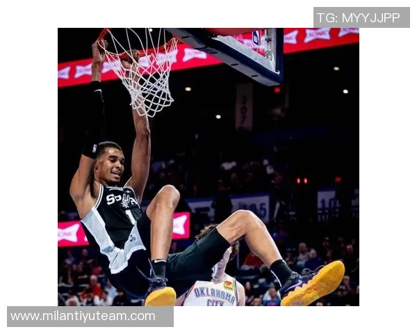 克尼佩尔上半场表现惊艳四号秀10中6三分5中3轻松砍下17分4板2助