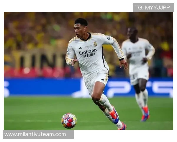 皇马12名球员入选国家队贝林厄姆琼阿梅尼等人留队备战 皇马12名球员入选国家队贝林厄姆琼阿梅尼等人留队备战